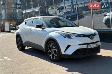 Внедорожник / Кроссовер Toyota C-HR 2019 в Киеве