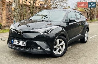 Внедорожник / Кроссовер Toyota C-HR 2018 в Киеве