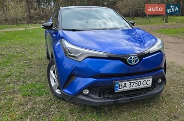 Позашляховик / Кросовер Toyota C-HR 2017 в Кропивницькому