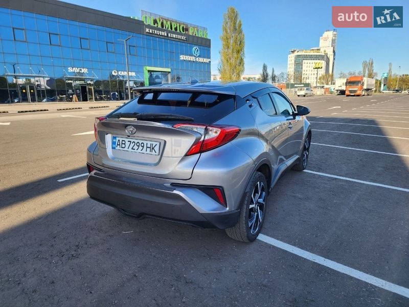 Позашляховик / Кросовер Toyota C-HR 2018 в Києві