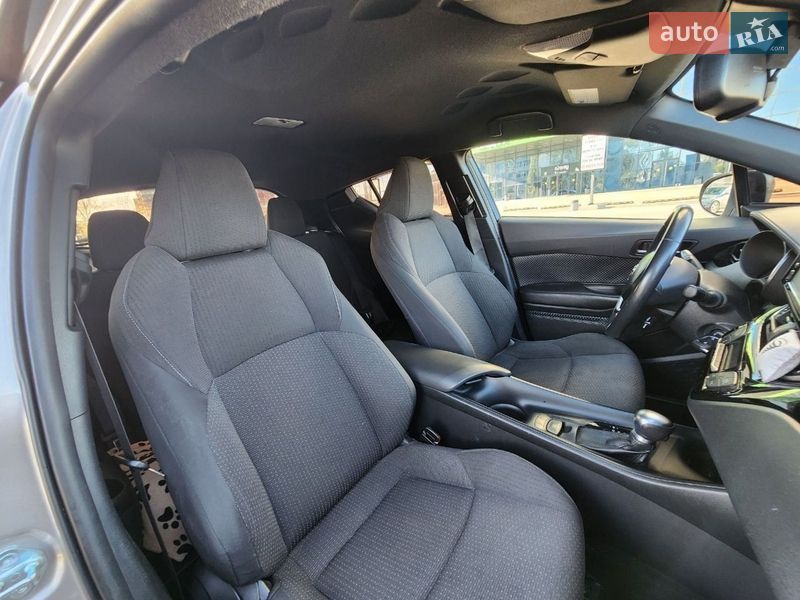 Позашляховик / Кросовер Toyota C-HR 2018 в Києві