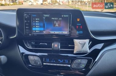 Позашляховик / Кросовер Toyota C-HR 2018 в Києві