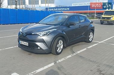 Позашляховик / Кросовер Toyota C-HR 2018 в Вінниці