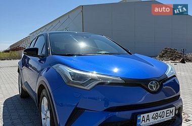 Внедорожник / Кроссовер Toyota C-HR 2019 в Киеве