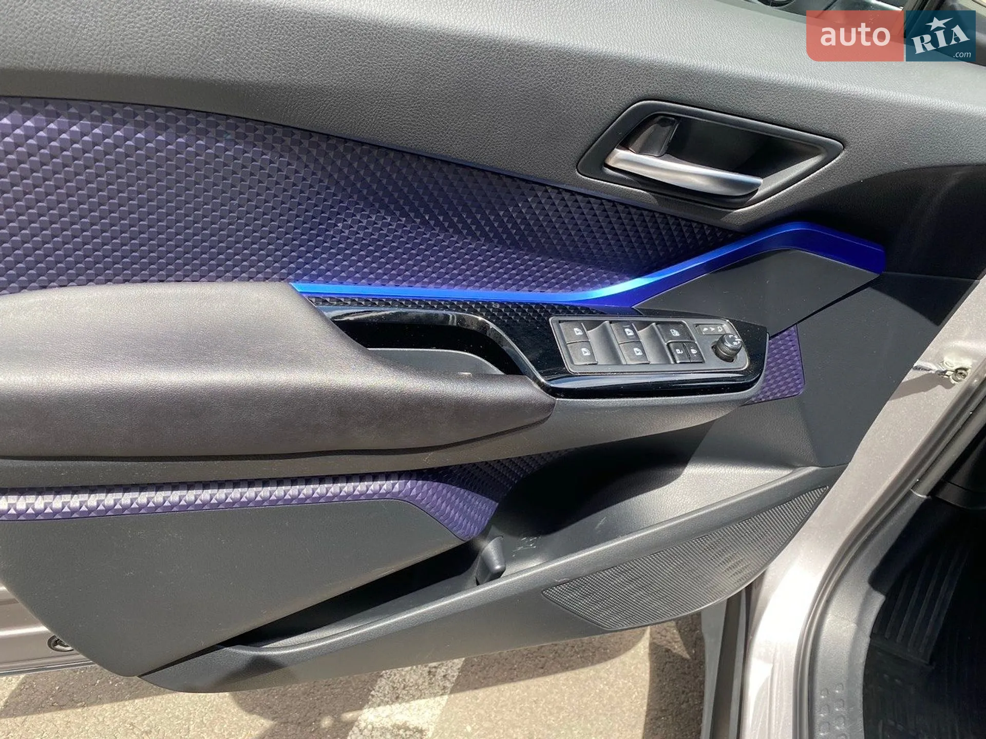 2017 Toyota C-HR - мініатюра 18