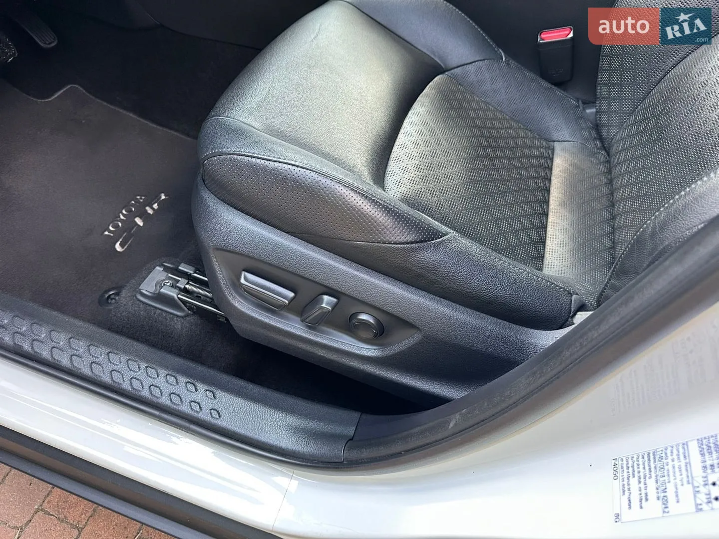 2019 Toyota C-HR - мініатюра 74