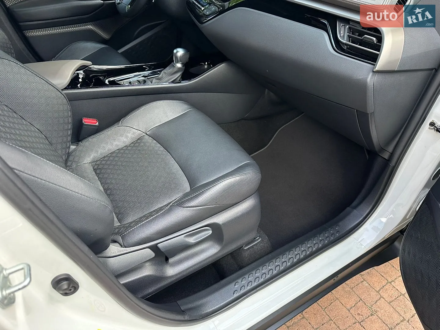 2019 Toyota C-HR - мініатюра 141