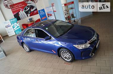 Седан Toyota Camry 2016 в Житомире