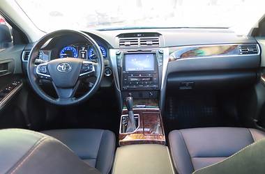 Седан Toyota Camry 2016 в Киеве