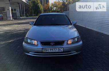 Седан Toyota Camry 2000 в Одессе