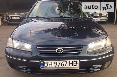 Седан Toyota Camry 1998 в Одессе