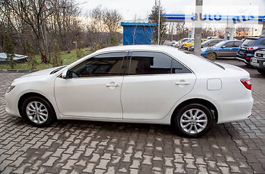 Седан Toyota Camry 2015 в Хмельницком