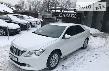 Седан Toyota Camry 2013 в Киеве