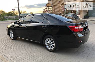 Седан Toyota Camry 2013 в Ужгороде