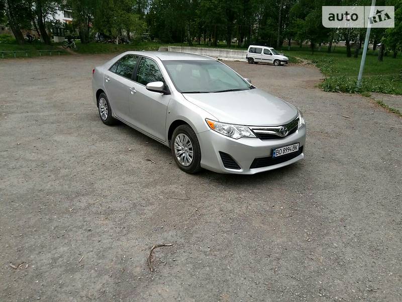 Toyota Camry 2012 року