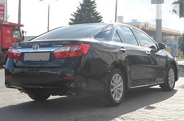 Седан Toyota Camry 2013 в Днепре