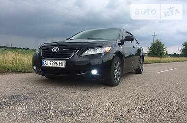 Седан Toyota Camry 2006 в Ирпене