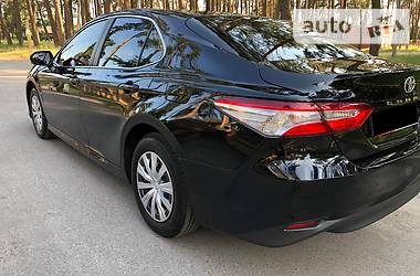 Седан Toyota Camry 2018 в Чернигове