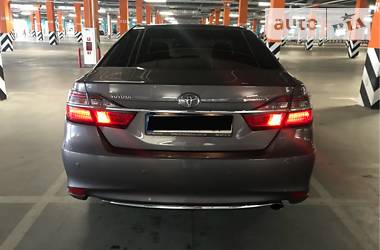 Седан Toyota Camry 2017 в Києві