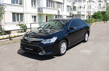 Седан Toyota Camry 2015 в Николаеве