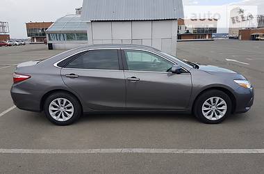 Седан Toyota Camry 2015 в 