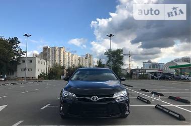 Седан Toyota Camry 2016 в Киеве