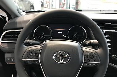 Седан Toyota Camry 2018 в Запорожье