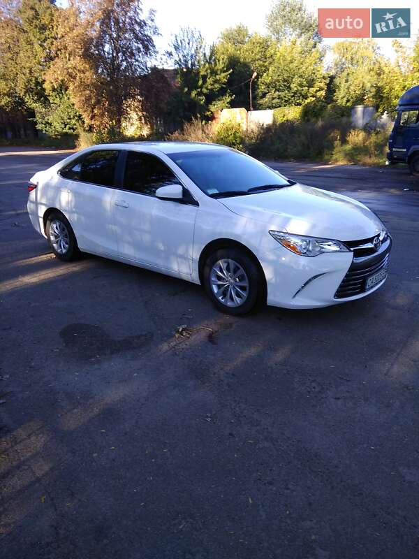 Седан Toyota Camry 2015 в Черкасах