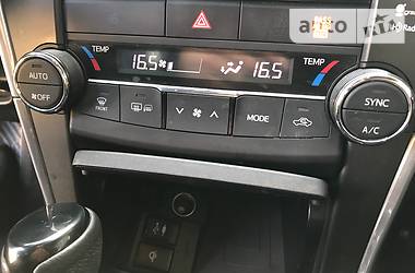 Седан Toyota Camry 2015 в 