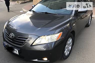 Седан Toyota Camry 2008 в Киеве