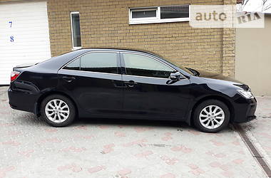 Седан Toyota Camry 2017 в Дніпрі