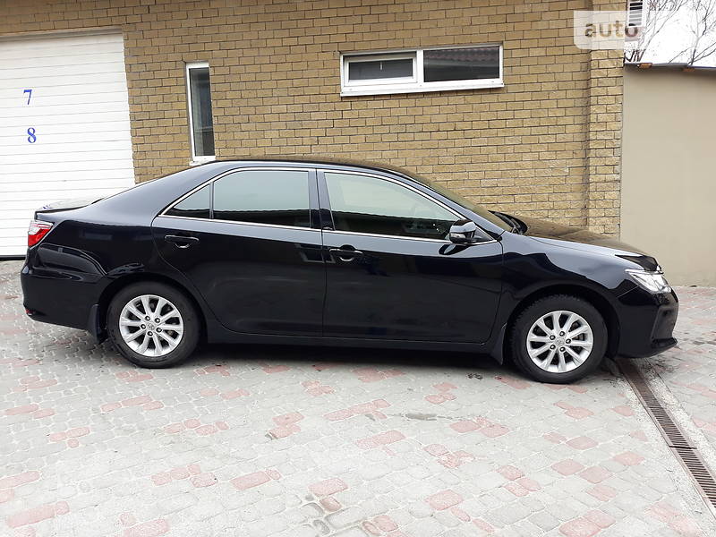 Седан Toyota Camry 2017 в 