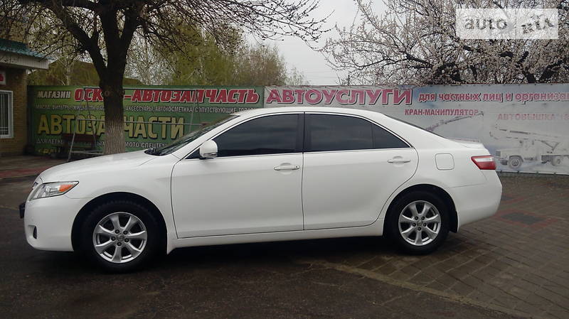 Седан Toyota Camry 2009 в Краматорске