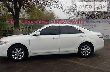 Седан Toyota Camry 2009 в Краматорске