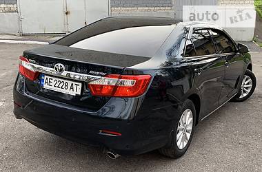 Седан Toyota Camry 2013 в Каменском