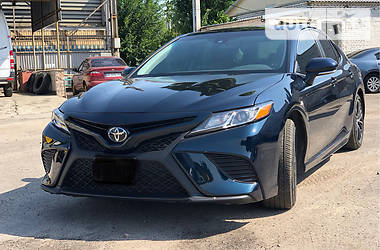 Седан Toyota Camry 2018 в Никополе