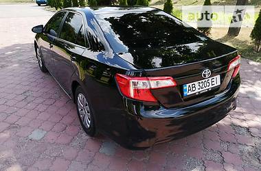 Седан Toyota Camry 2013 в Виннице