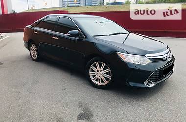 Седан Toyota Camry 2015 в Киеве