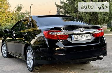 Седан Toyota Camry 2012 в Киеве