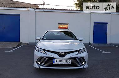 Седан Toyota Camry 2018 в Херсоне