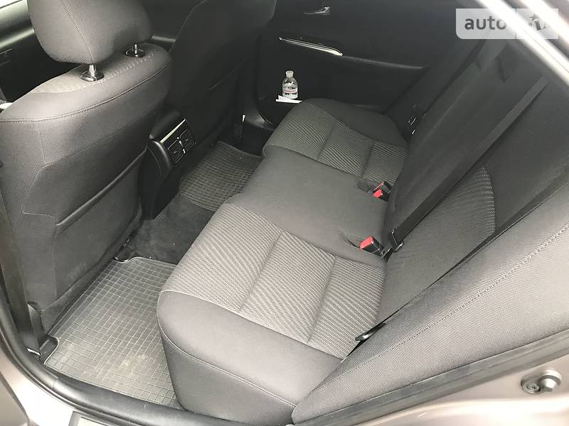 Седан Toyota Camry 2016 в Києві