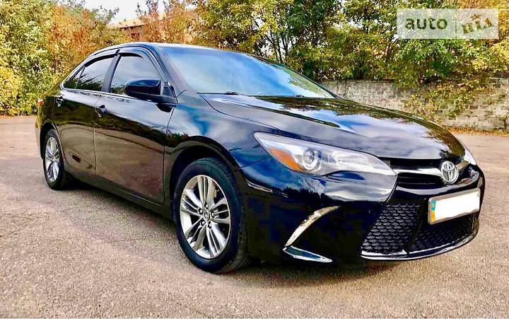 Седан Toyota Camry 2015 в Славянске