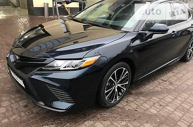 Седан Toyota Camry 2018 в 