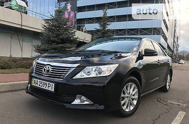 Седан Toyota Camry 2013 в Киеве