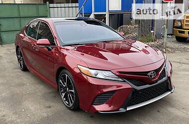 Седан Toyota Camry 2017 в Киеве