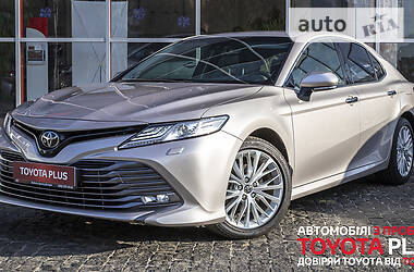 Седан Toyota Camry 2017 в 