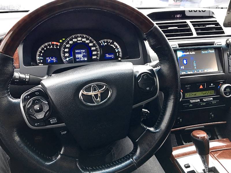 Седан Toyota Camry 2011 в Києві