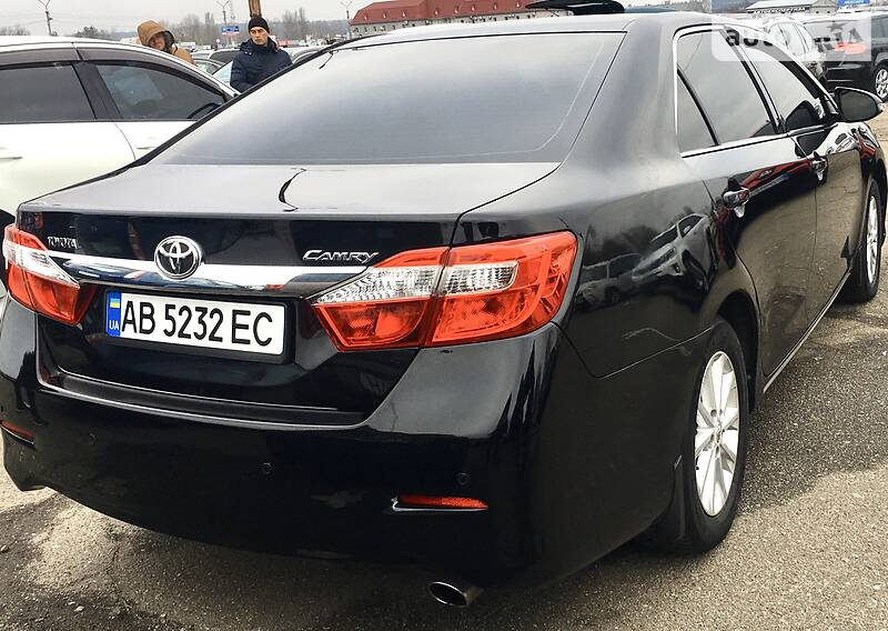 Седан Toyota Camry 2011 в Києві