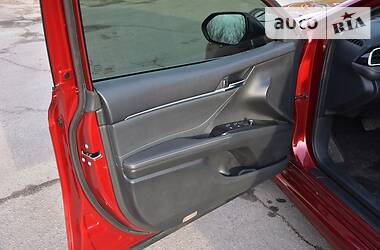 Седан Toyota Camry 2017 в 