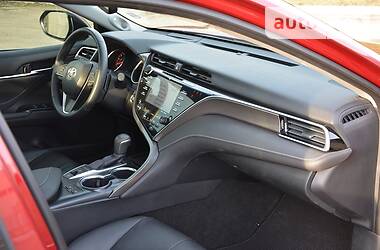 Седан Toyota Camry 2017 в 
